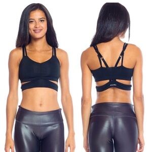 NWT HANDFUL bound and determined sports bra in Booya black size medium workout